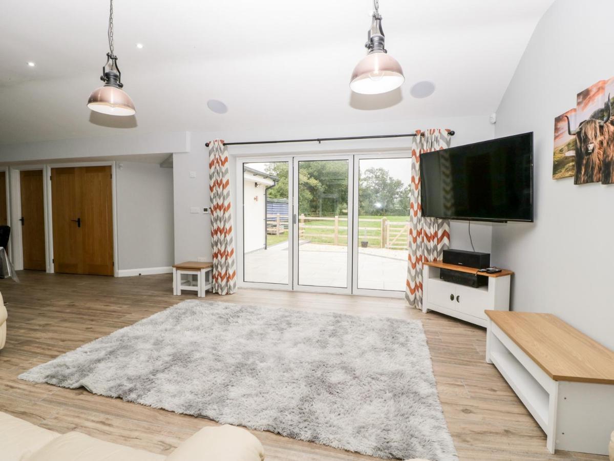 Strawberry Stables Villa Bristol Luaran gambar