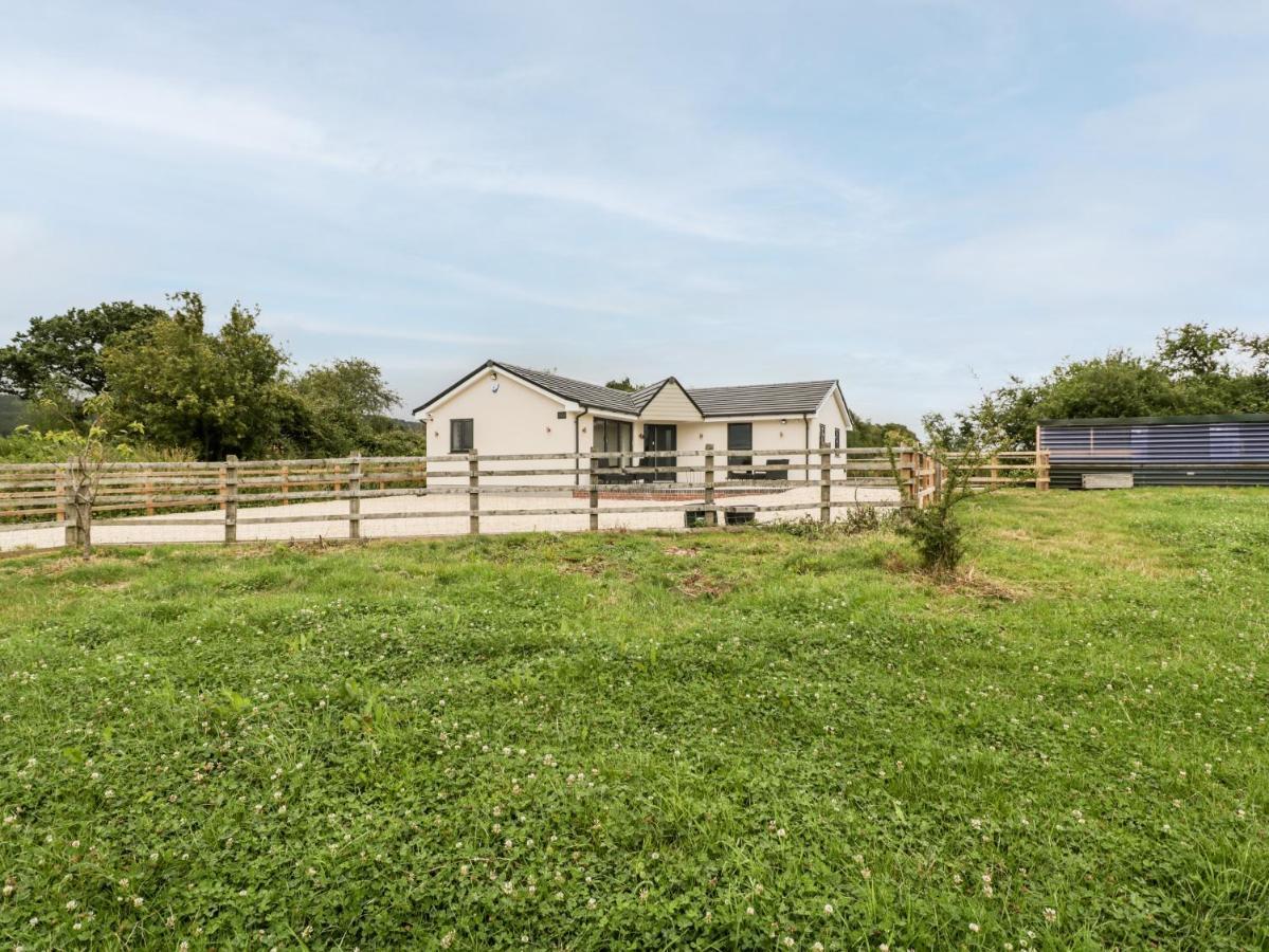 Strawberry Stables Villa Bristol Luaran gambar