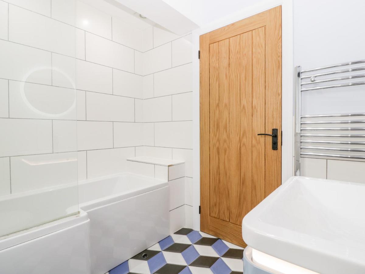 Strawberry Stables Villa Bristol Luaran gambar